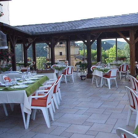 L'Oustal Del Barry Hotel Najac Bagian luar foto