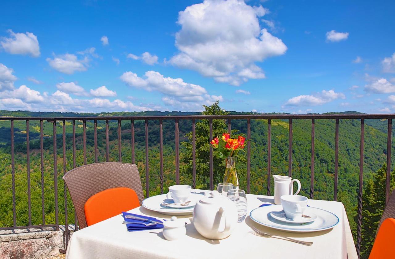 L'Oustal Del Barry Hotel Najac Bagian luar foto