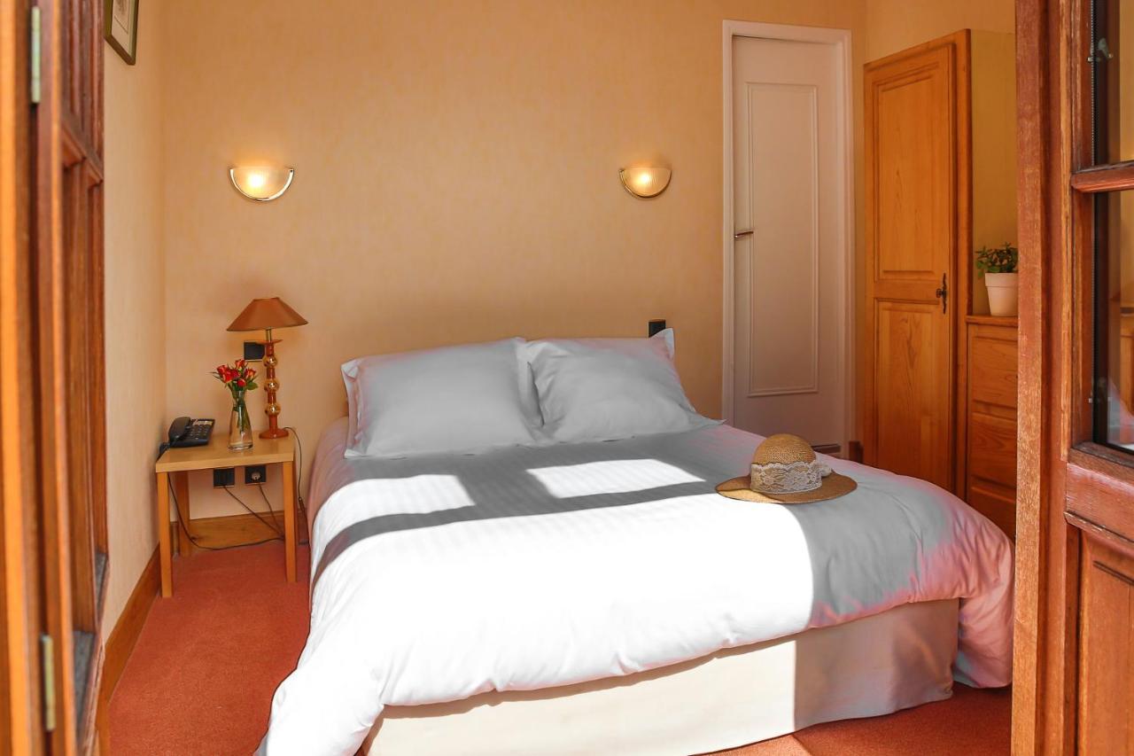 L'Oustal Del Barry Hotel Najac Bagian luar foto