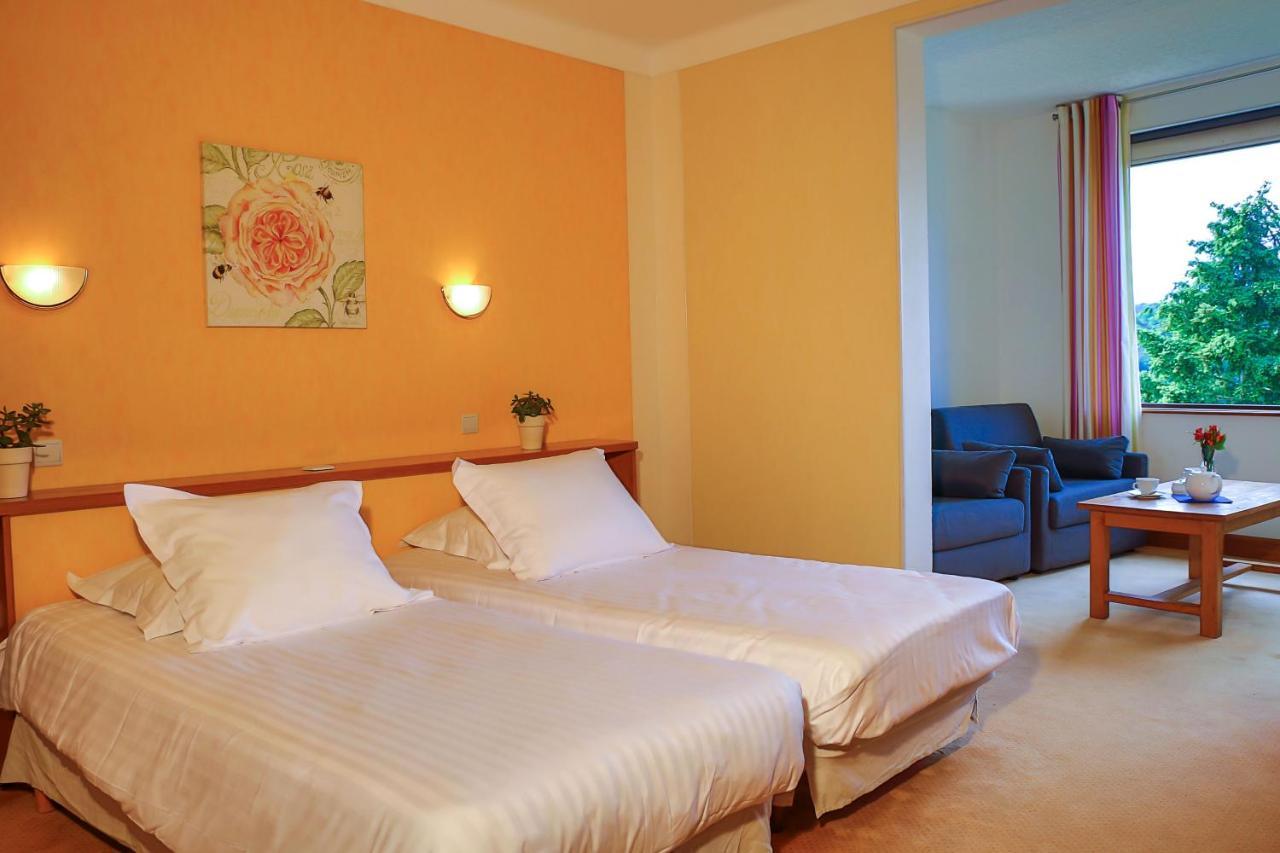 L'Oustal Del Barry Hotel Najac Bagian luar foto