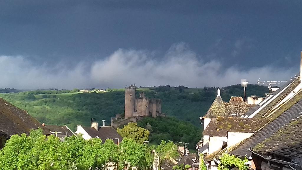 L'Oustal Del Barry Hotel Najac Bagian luar foto