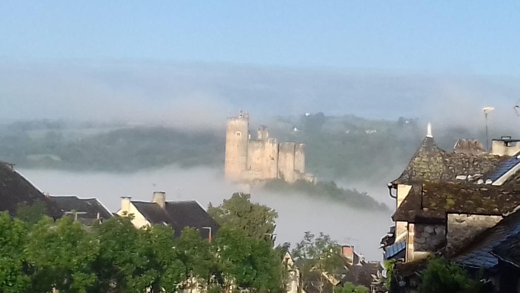 L'Oustal Del Barry Hotel Najac Bagian luar foto