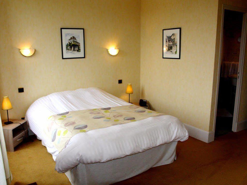 L'Oustal Del Barry Hotel Najac Bagian luar foto