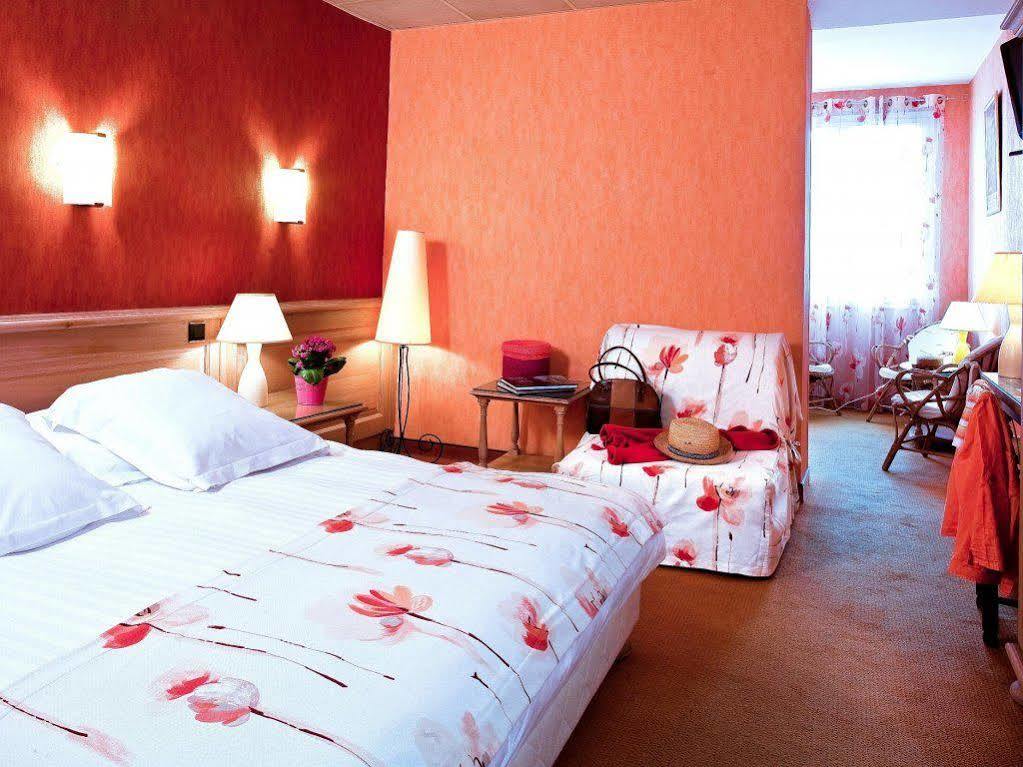 L'Oustal Del Barry Hotel Najac Bagian luar foto