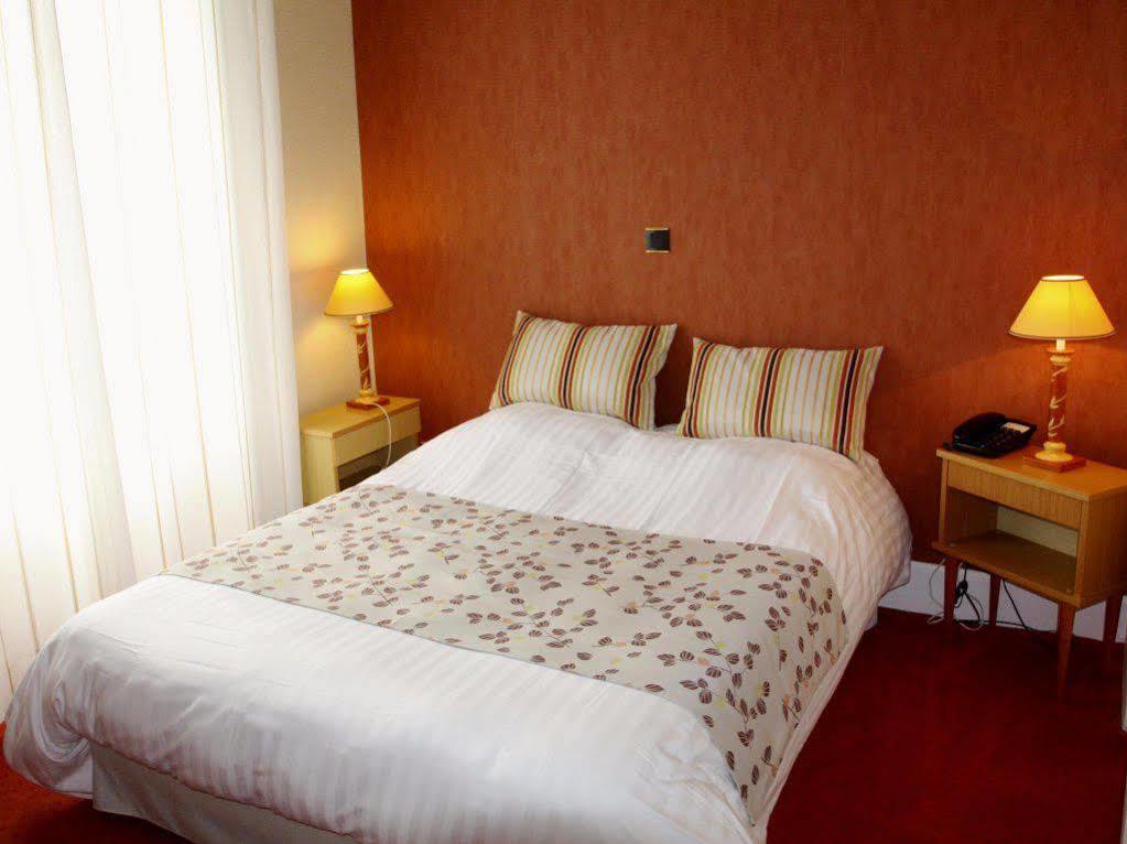 L'Oustal Del Barry Hotel Najac Bagian luar foto